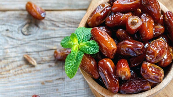  benefits of eating soaked dry dates
