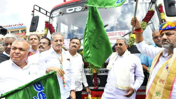 Female fans visiting Puneeth Rajkumar memorial by using shakti scheme 