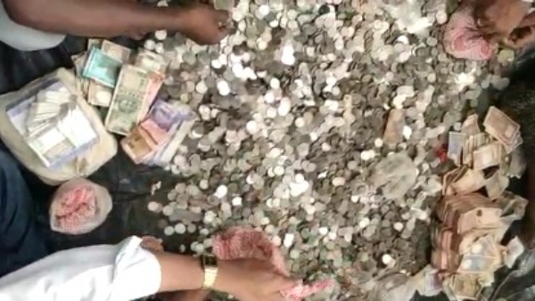 More Than 30 Lakhs RS Was Found In The House Of The Dead Monk