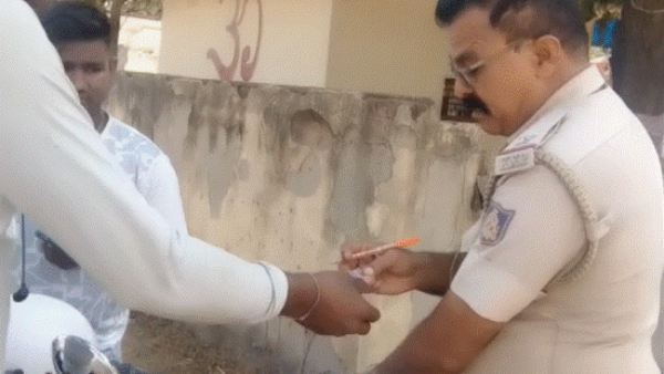 Kundgol Police Station ASI Took Bribe Money From Lorry Driver