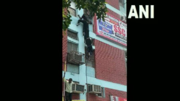 Mukherjee Nagar Fire: Fire at coaching center in Delhis Mukherjee Nagar, students jump from window
