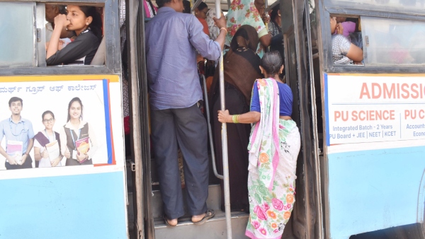 Girl Student Can Use Shakti Smart Card