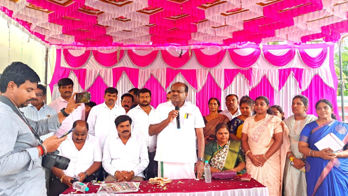 HD Kumaraswamy Reaction On Congress Anna Bhagya Scheme