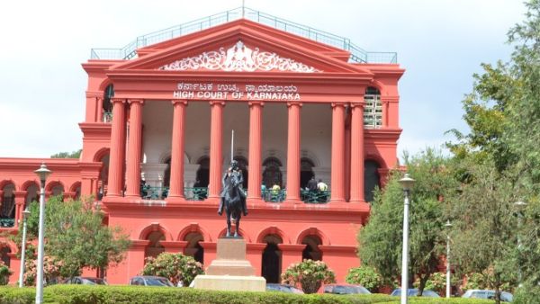 IPS Officer D Roopa Moved HC Against Rohini Sindhuri IPS Officer D Roopa Moved HC Against Rohini Sindhuri