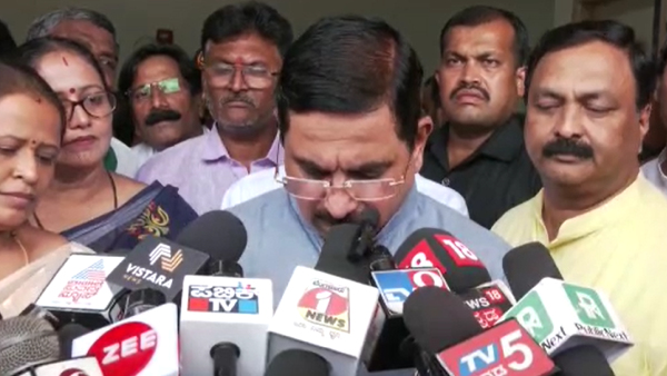 I will request to state government for increase number of kims staff: Pralhad Joshi I will request to state government for increase number of kims staff: Pralhad Joshi