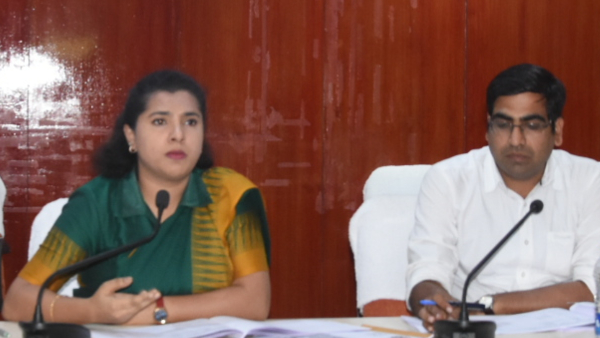 Distribute Quality Of Seed And Fertilizer Directed Kalaburagi DC 