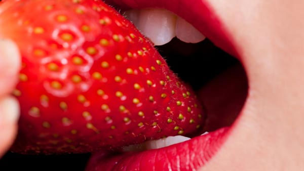 Beauty Tips: Side Effects of using lipstick regularly in kannada