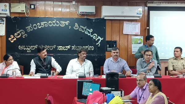 Minister Madhu Bangarappa First Meeting With Officials Of Shivamogga