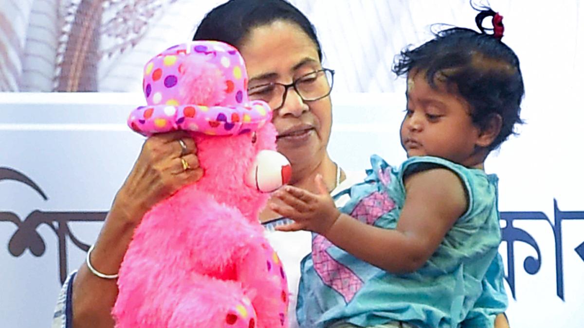 Mamata Banerjee issued appointment letters to Odisha train accident victims kin Mamata Banerjee issued appointment letters to Odisha train accident victims kin