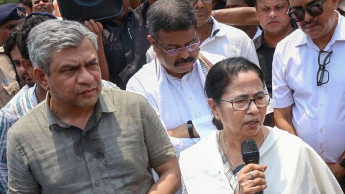 Mamata Banerjee Announces Jobs For Odisha Train Crash Victims Family Members Mamata Banerjee Announces Jobs For Odisha Train Crash Victims Family Members