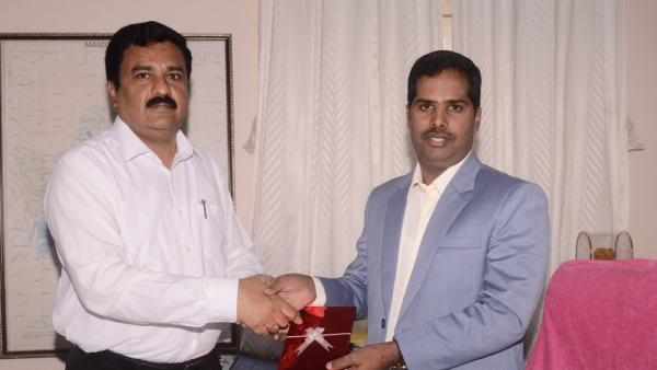 Officials Should Go To People And Work: Mandya New Deputy Commissioner