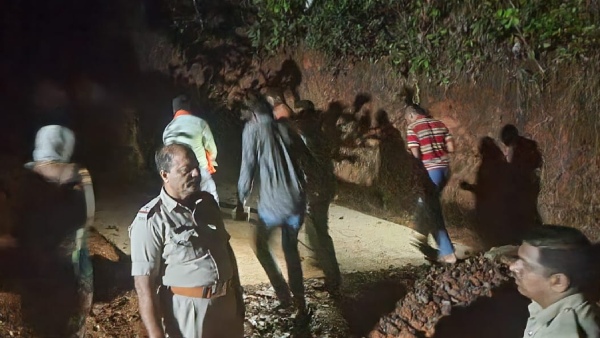 Married Woman Traveled By Free Bus Married Woman Traveled By Free Bus