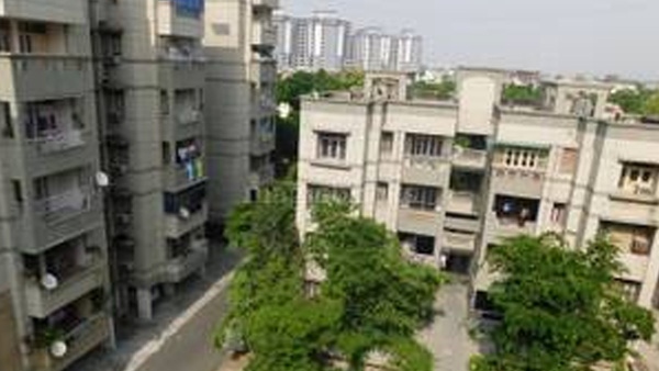 Notice to Noida apartment residents not to wear lungi, nighty