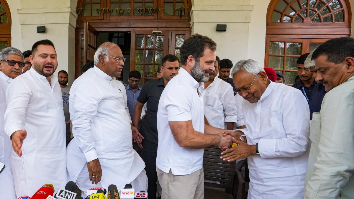 Opposition leaders planning to create committee 