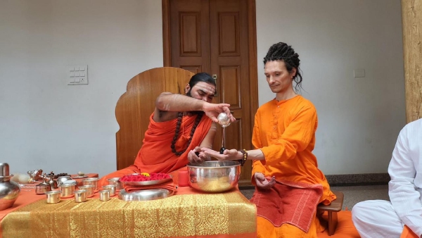 Victor Truviano Has Visited The Panchamasali Peetha Of Davangere