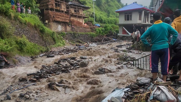 Heavy floods: 200 people stranded in Himachal Pradeshs Bagipul area 