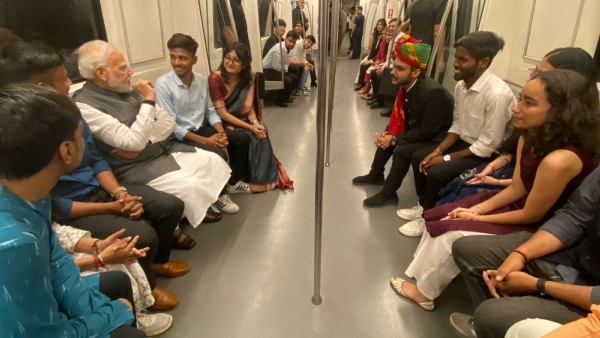 PM Narendra Modi Today Attend Delhi Univercity Centenary Function PM Modi Metro Ride Commuters