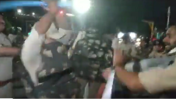 Indore Police Lathi-charged On Bajrang Dal Activist While Protesting in Citys Busy Junction