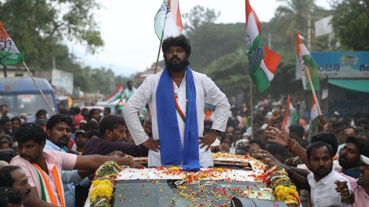 Pradeep Eshwar namaste chikkaballapur programe