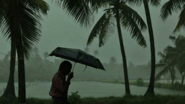 Biporjoy Cyclone: Heavy Rain In Next 24 Hours In Coast Of Karnataka, Alert For Fisherman Biporjoy Cyclone: Heavy Rain In Next 24 Hours In Coast Of Karnataka, Alert For Fisherman