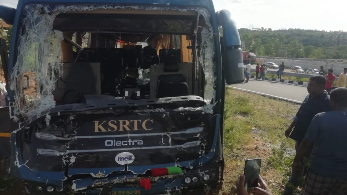 KSRTC Bus And Bolero Accident In Bengaluru-Mysuru Expressway