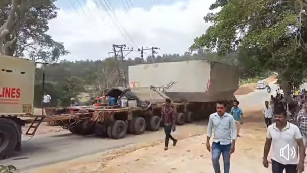 Balehonnur: Huge stone arrives to rambhapuri peetha for renukacharyas statue