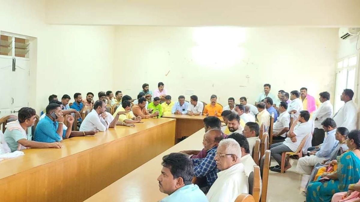 Former MLA MP Renukacharya Lashes Out BJP Leaders
