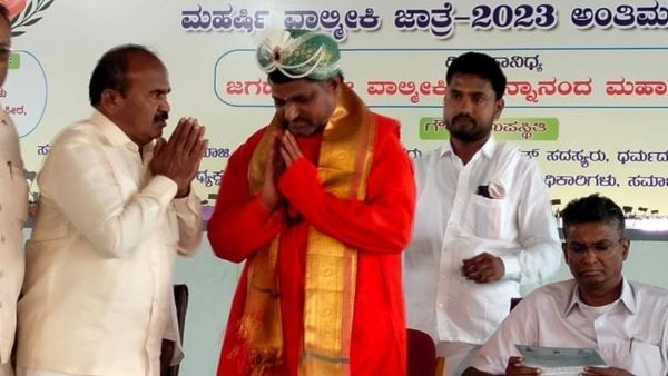 Satish Jarkiholi Praises CM Siddaramaiah Satish Jarkiholi Praises CM Siddaramaiah