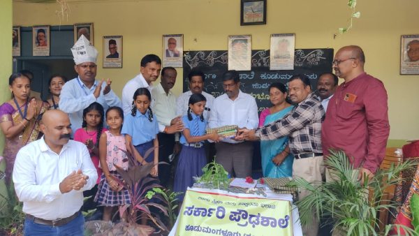 Deputy Commissioner And Students Come To School In Bullock Cart 