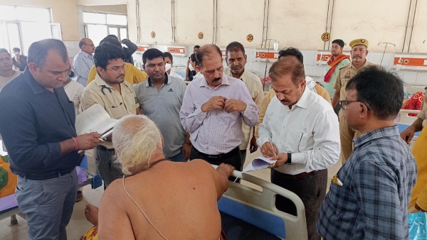 Heatwave in UP: 14 fresh deaths in Ballia hospital amid ; toll reaches 68 in 4 days Heatwave in UP: 14 fresh deaths in Ballia hospital amid ; toll reaches 68 in 4 days