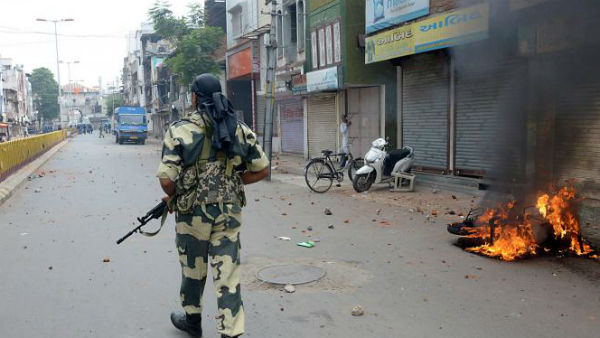Gujarat: Clash due to issuance of notice for eviction of illegal dargah: 1 dead, 3 policemen injured