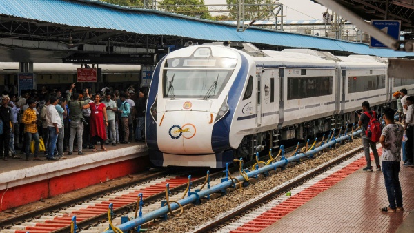 Vande Bharat Express: 5 New Trains Is Going to Start Simultaneously in the Country Know the Routes