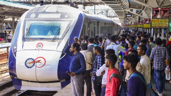 Vande Bharat Express: 5 New Trains Is Going to Start Simultaneously in the Country Know the Routes