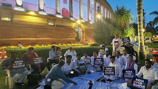 Ahoratri dharna continued by the opposition in Parliament Ahoratri dharna continued by the opposition in Parliament