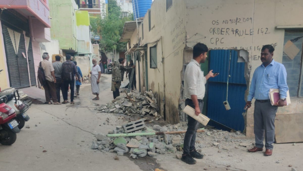 BBMP Demolition Drive: Storm Drain And Raja Kaluve Encroachment Clearence in bengaluru