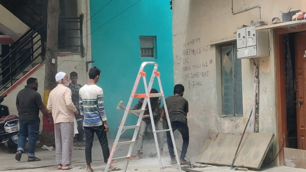 BBMP Demolition Drive: Storm Drain And Raja Kaluve Encroachment Clearence in bengaluru