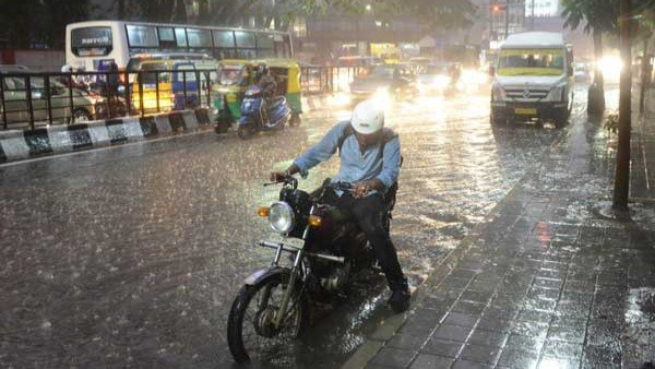 Bengaluru City May See Generally Coudy Sky And Light Rain Till July 27th