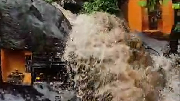 Monsoon Rain: Chikkamagaluru districts Madagada Lake overflowing