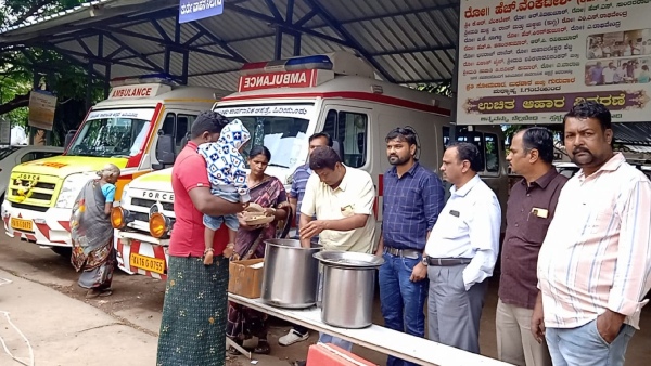 The Chitradurga Samana Manaskara Team Has Been Doing Food Donation From 4 Years