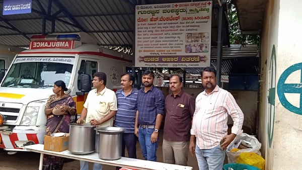 The Chitradurga Samana Manaskara Team Has Been Doing Food Donation From 4 Years