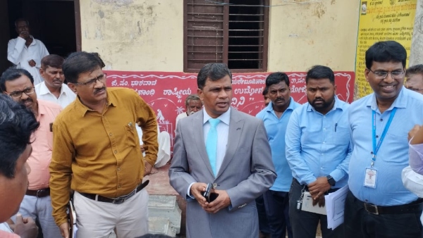 Senior Civil Judge PF Doddamani Sudden Visit To Hubballi Central Jail Senior Civil Judge PF Doddamani Sudden Visit To Hubballi Central Jail