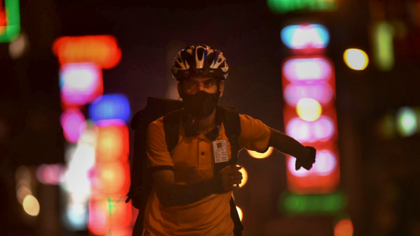 Life insurance of Rs 4 Lakh to e-commerce delivery employees working with Swiggy, Zomato, Amazon