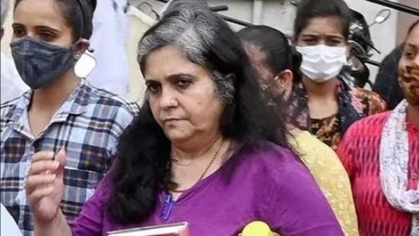 Gujarat High Court notice to Teesta