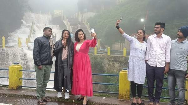 Tourist Careless Behavior In Honnammana Halla Falls Tourist Careless Behavior In Honnammana Halla Falls