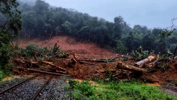 Heavy Rains Affect Karnataka; Landslides Hit Rail and Road Traffic