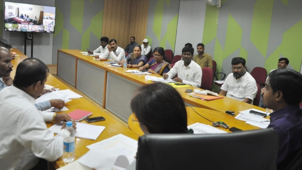 Guide Farmers Koppal DC Directs Agriculture and Horticulture Department Officials 