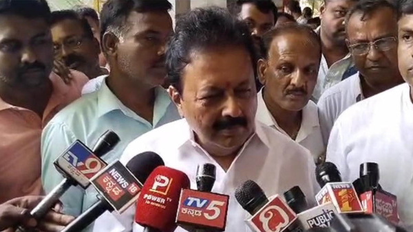 Minister N.Chaluvaraya Swamy