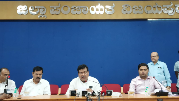 Instructed MB Patil To Drain The Overflowing Alamatti Reservoir Water To Vijayapura lakes Instructed MB Patil To Drain The Overflowing Alamatti Reservoir Water To Vijayapura lakes