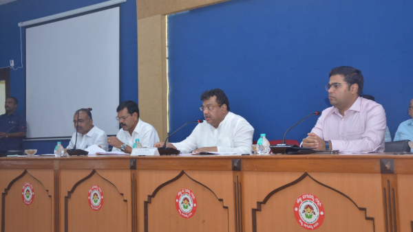 Instructed MB Patil To Drain The Overflowing Alamatti Reservoir Water To Vijayapura lakes Instructed MB Patil To Drain The Overflowing Alamatti Reservoir Water To Vijayapura lakes