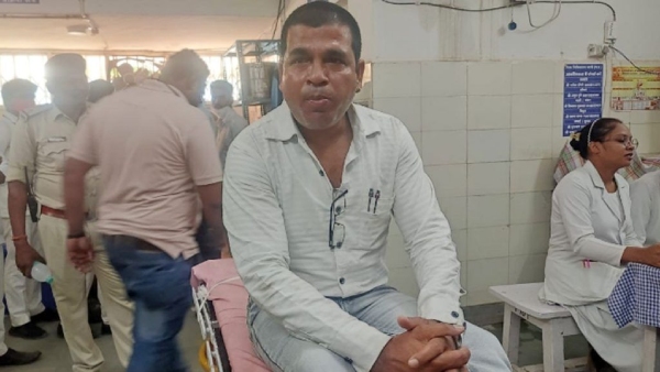 Caught red-handed, Madhya Pradesh official swallows Rs 5,000 bribe money Caught red-handed, Madhya Pradesh official swallows Rs 5,000 bribe money